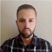 Profesor de informática apto para todas las edades y niveles